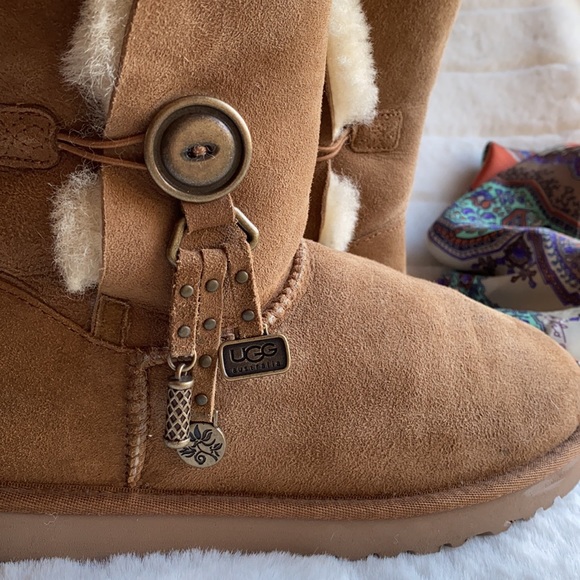 UGG Women’s Boots size 7 Chestnut Brown - Picture 5 of 7